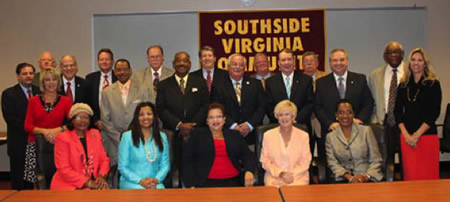 Lt. Gov. Bill Bolling presented the Building Collaborative Communities award check in South Hill. Lt. Gov. Bill Bolling presented the Building Collaborative Communities award check to VGA members in South Hill.